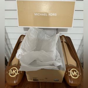BRAND NEW- MICHAEL Michael Kors Fulton Moc, Size:9 Material:Leather